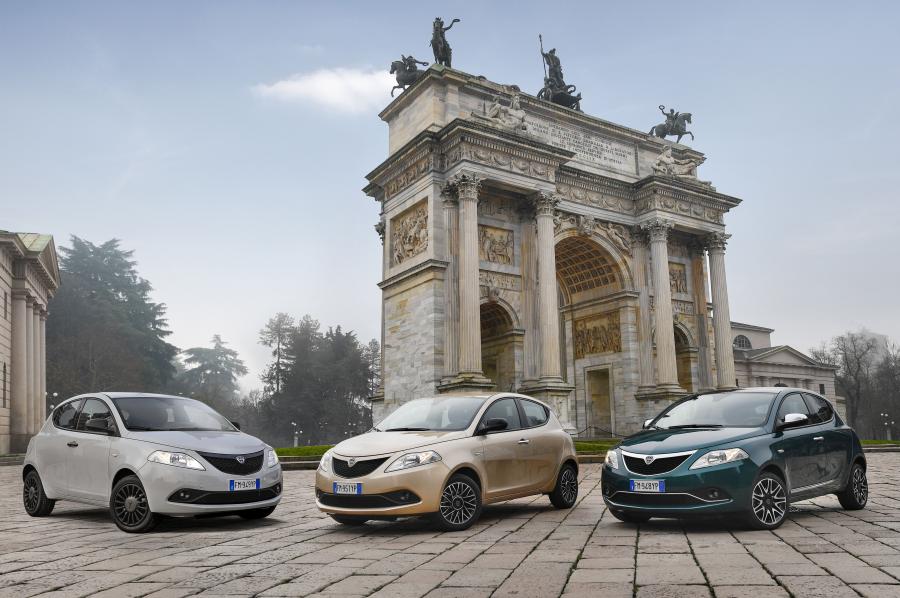  Lancia Ypsilon Elefantino Blu (846) 2018 года  (фото 10 из 12)